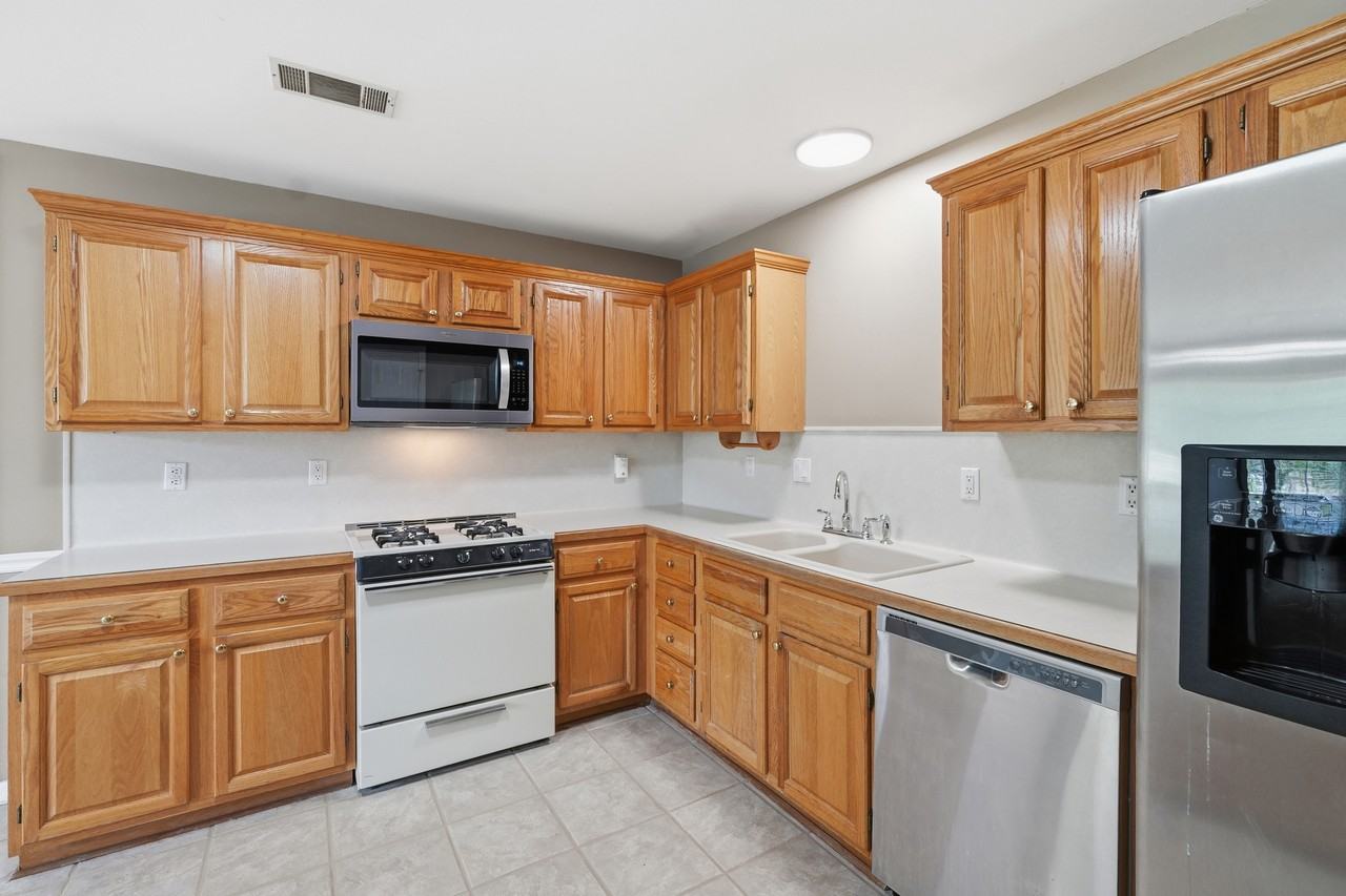 1 Zircon Dr #1 - Photo 2 of 10