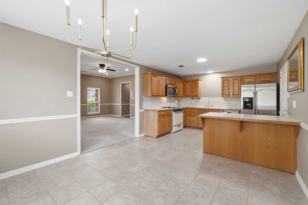 1 Zircon Dr #1 - Photo 3 of 10