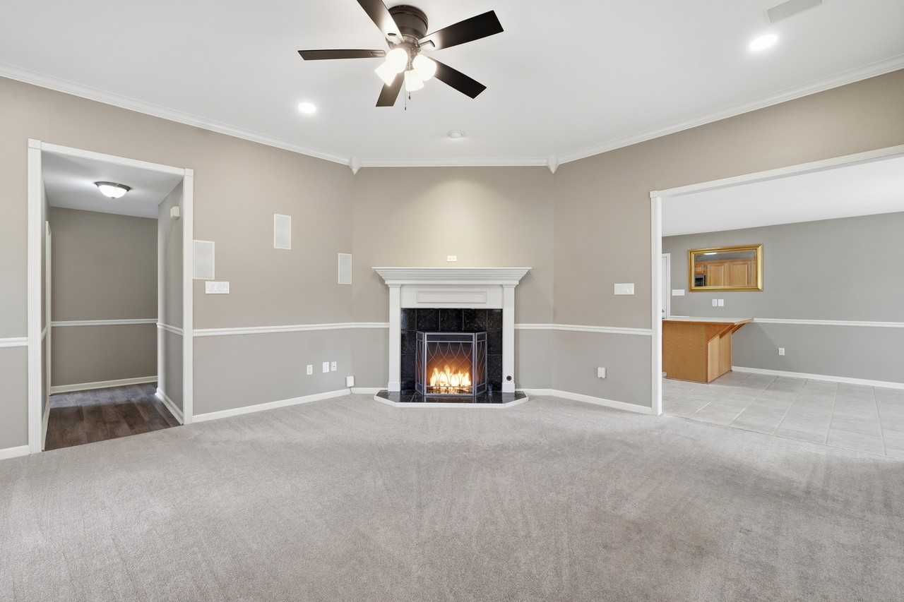 1 Zircon Dr #1 - Photo 4 of 10