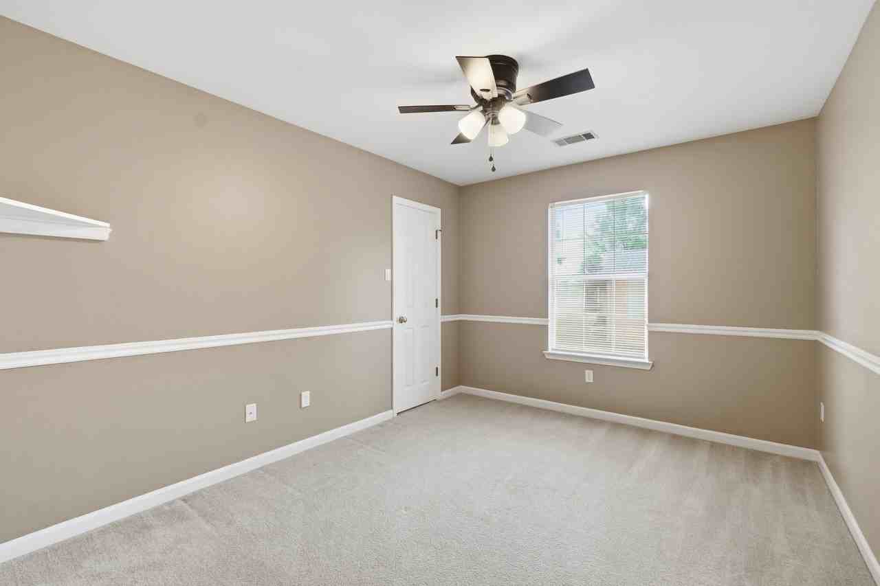 1 Zircon Dr #1 - Photo 6 of 10