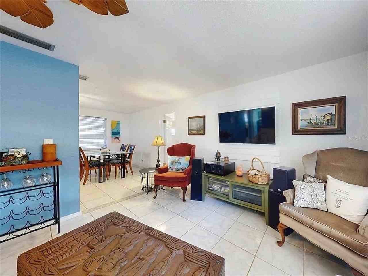 630 Olive St - Photo 5 of 50