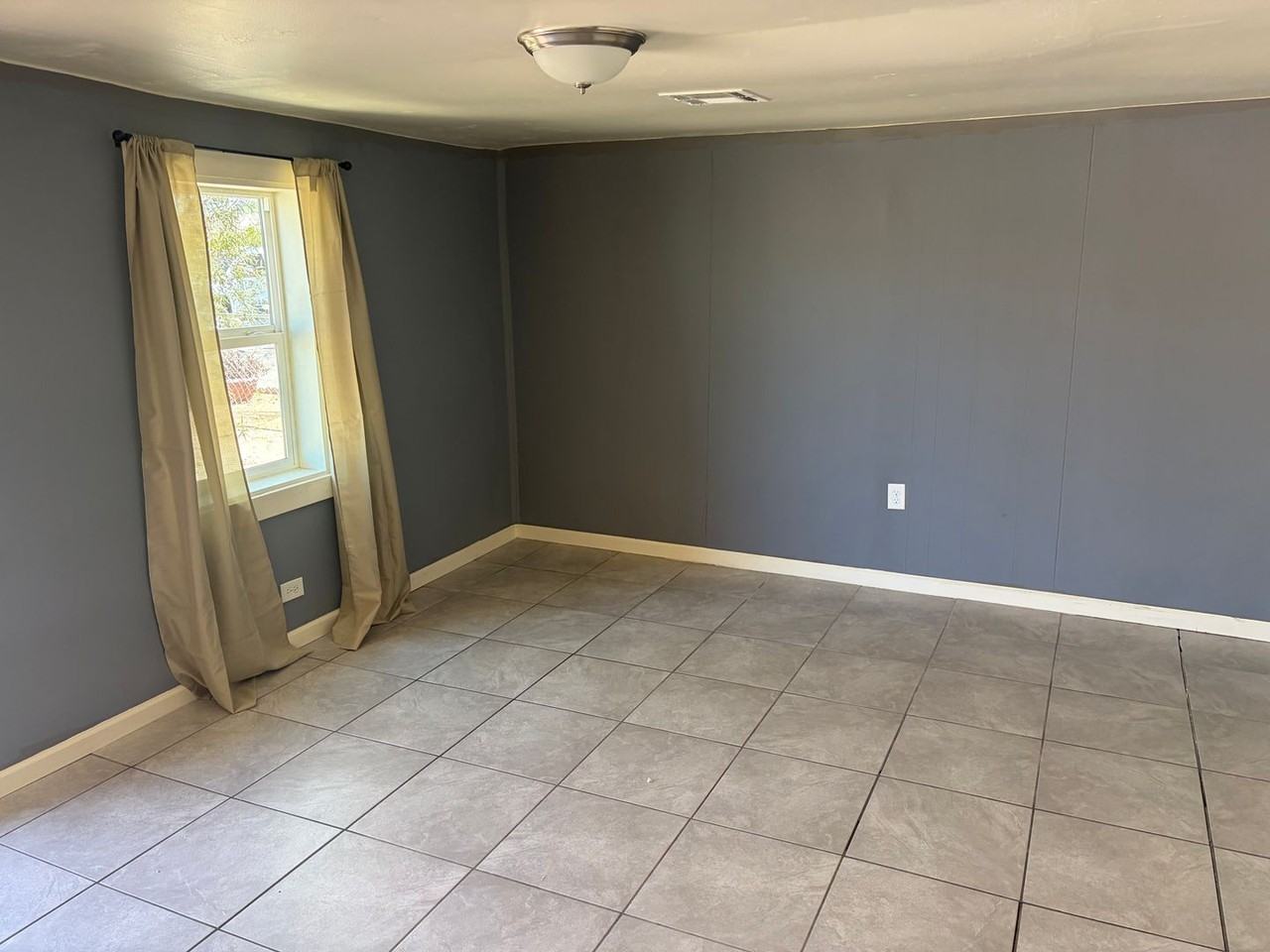 447 W Seagoe Ave #A - Photo 5 of 15