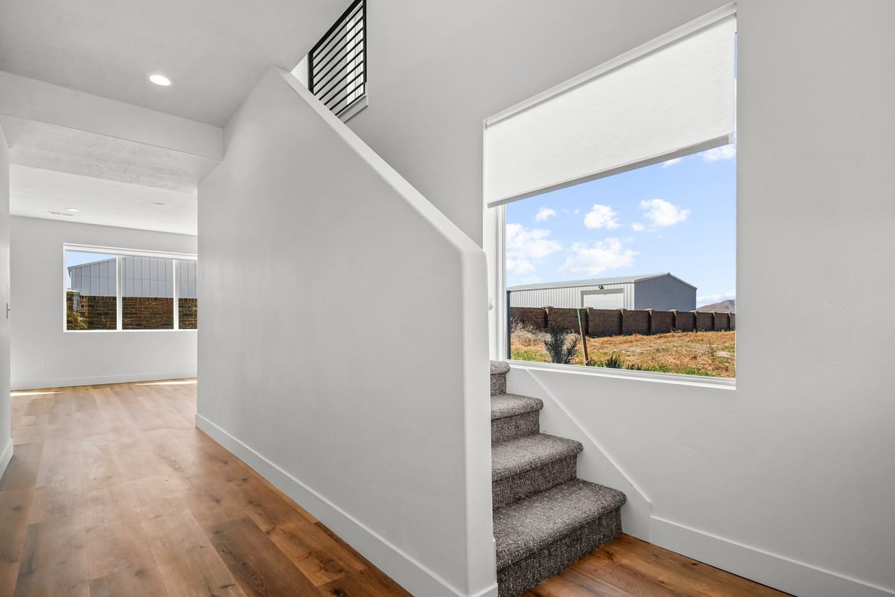 481 W 1760 N #28 - Photo 4 of 44