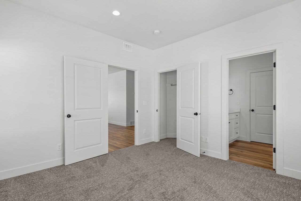 481 W 1760 N #28 - Photo 5 of 44