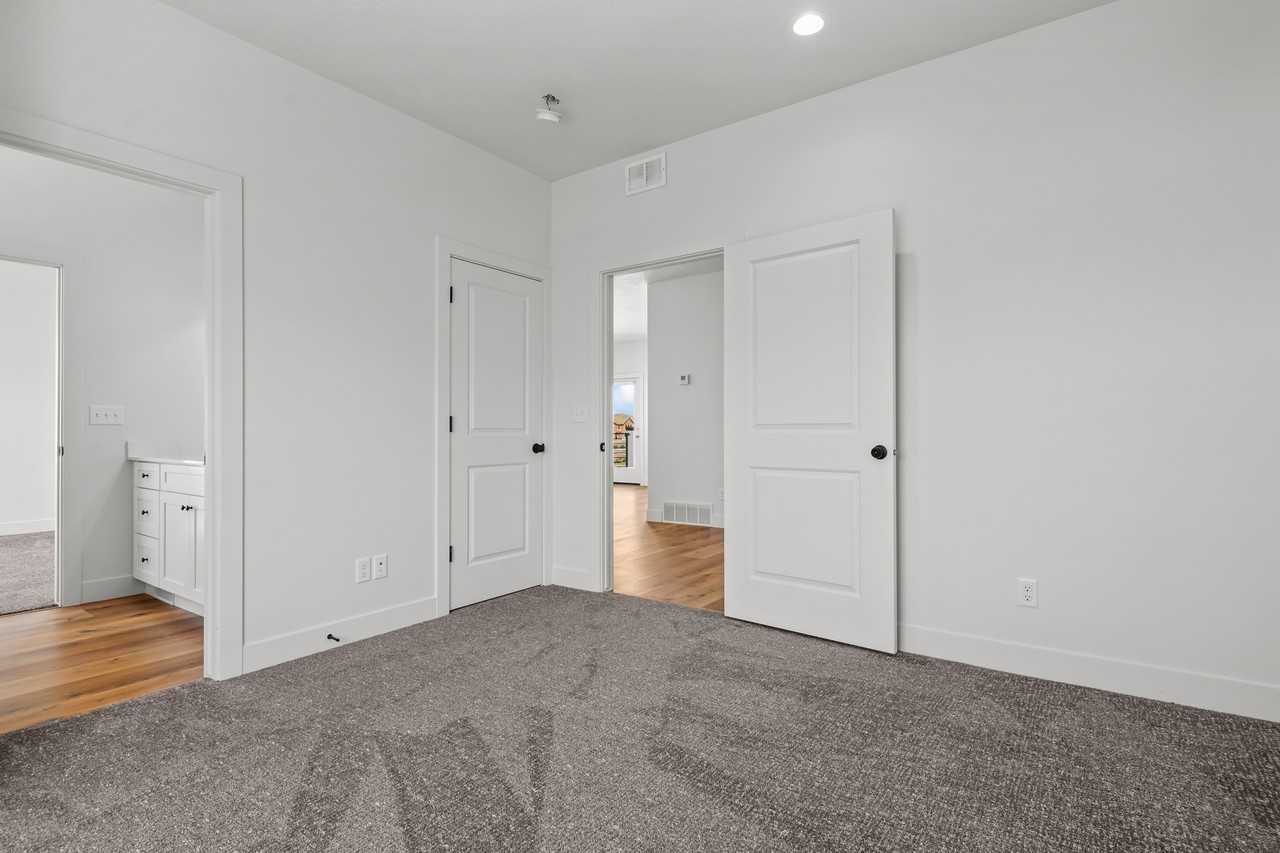 481 W 1760 N #28 - Photo 6 of 44