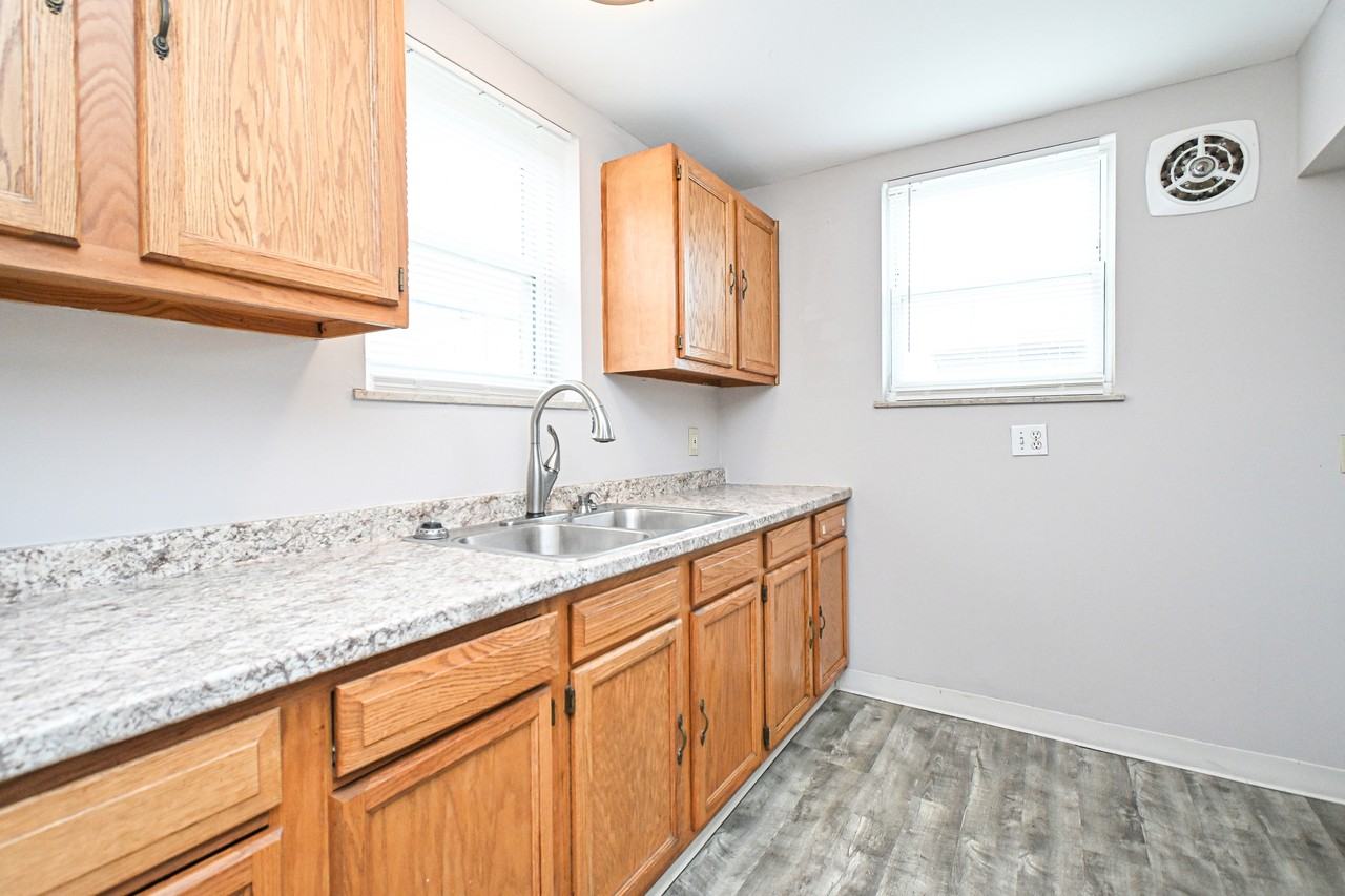 4893 N Overlook Ave #1 - Photo 7 of 35