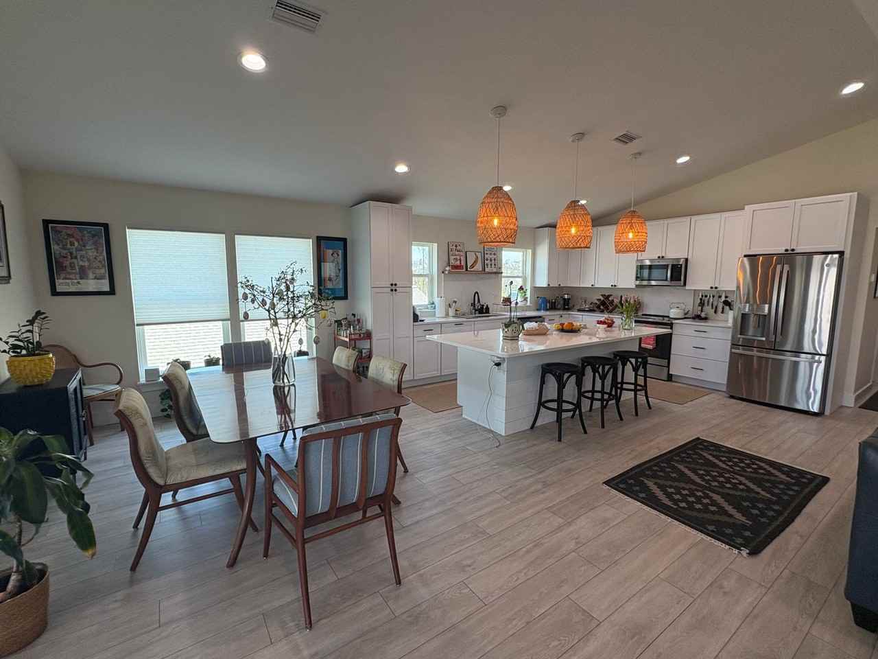 222 Desoto Rd - Photo 2 of 8
