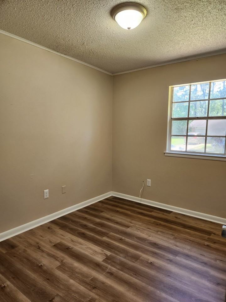 5644 Picadilly Circus St #1 - Photo 6 of 20