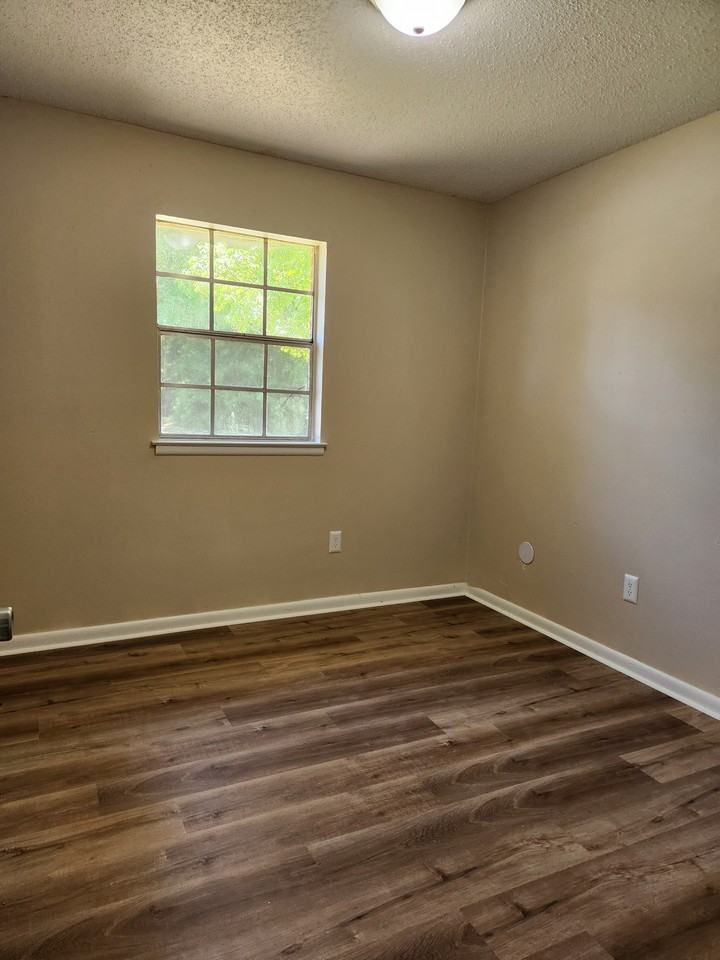 5644 Picadilly Circus St #1 - Photo 7 of 20