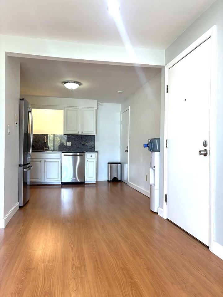 86 Beacon St - Photo 3 of 20