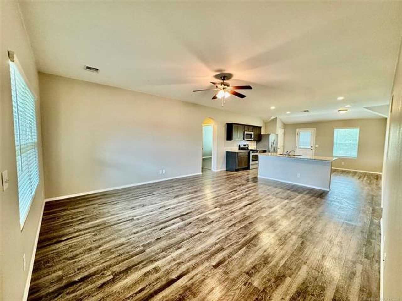 1307 W Missouri Ave - Photo 7 of 40