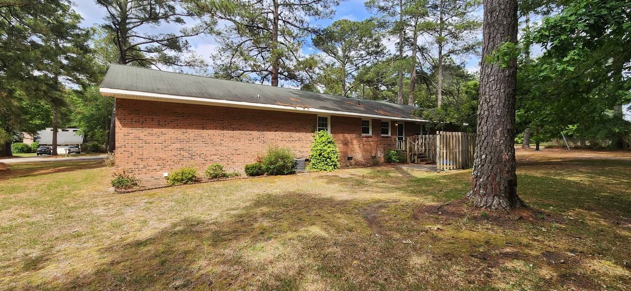 11200 Southgates Dr - Photo 2 of 8