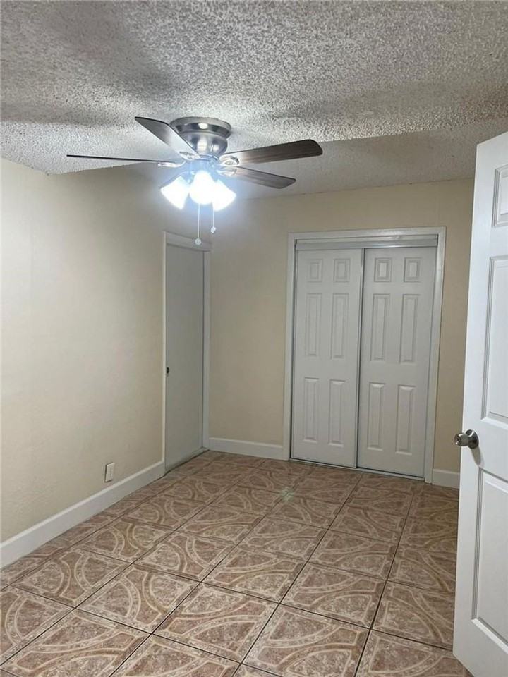 9 Ne 44th St #9 - Photo 6 of 15