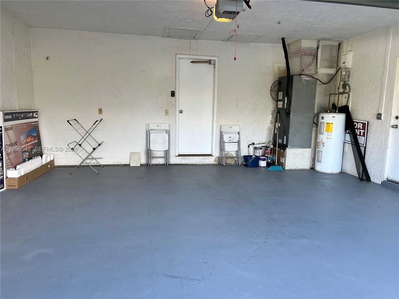 418 Se 4th St #418 - Photo 3 of 13