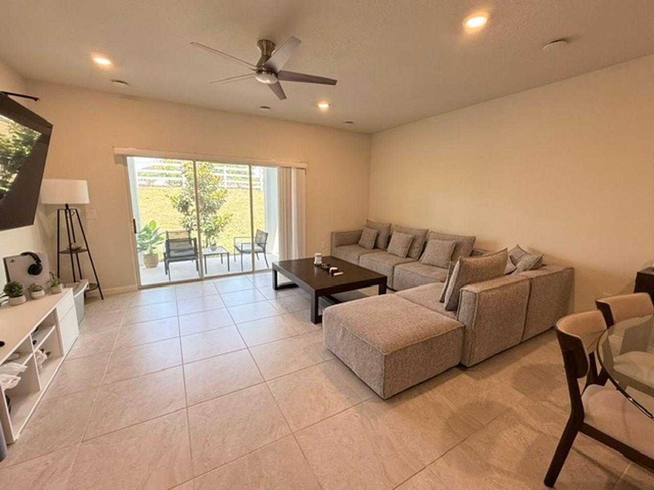 2554 Winsome Way - Photo 4 of 20