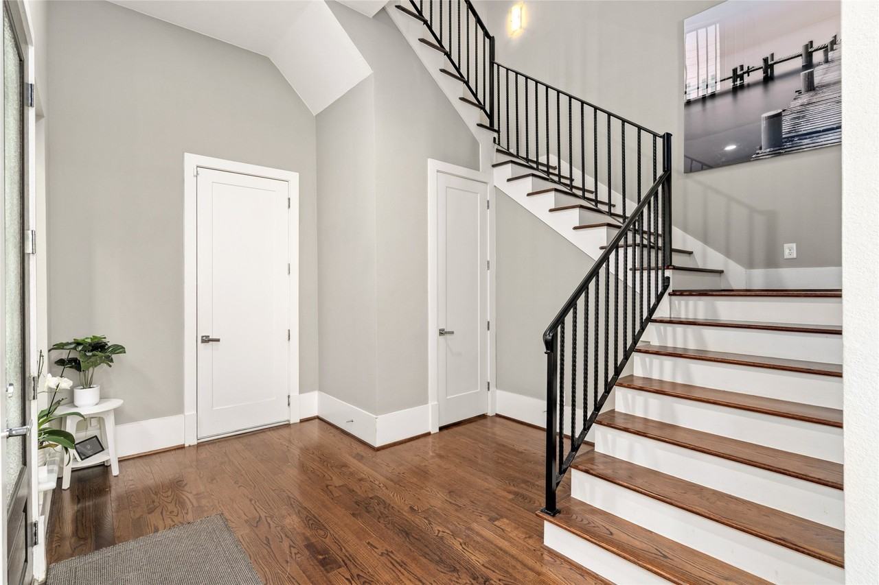 1605 Knox St #B - Photo 2 of 40