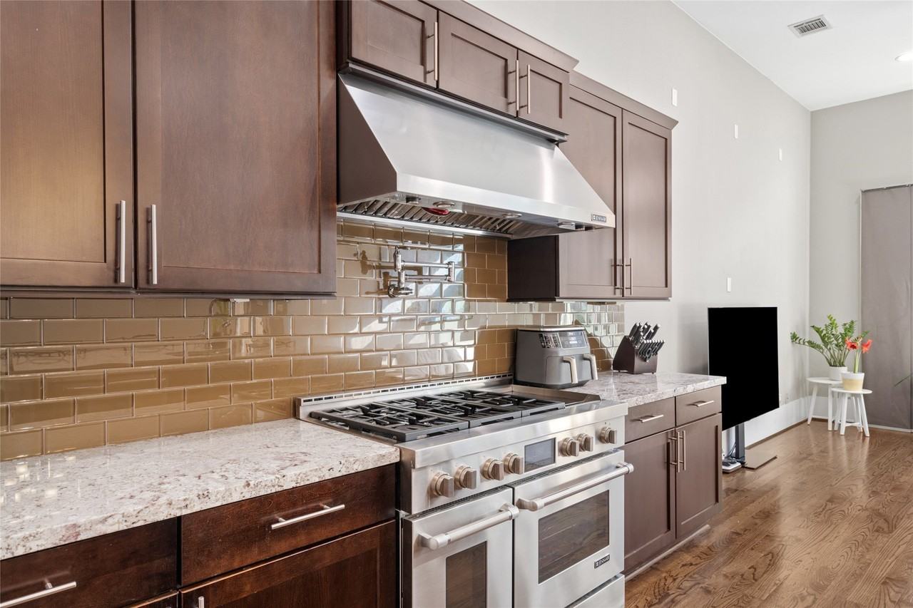 1605 Knox St #B - Photo 5 of 40