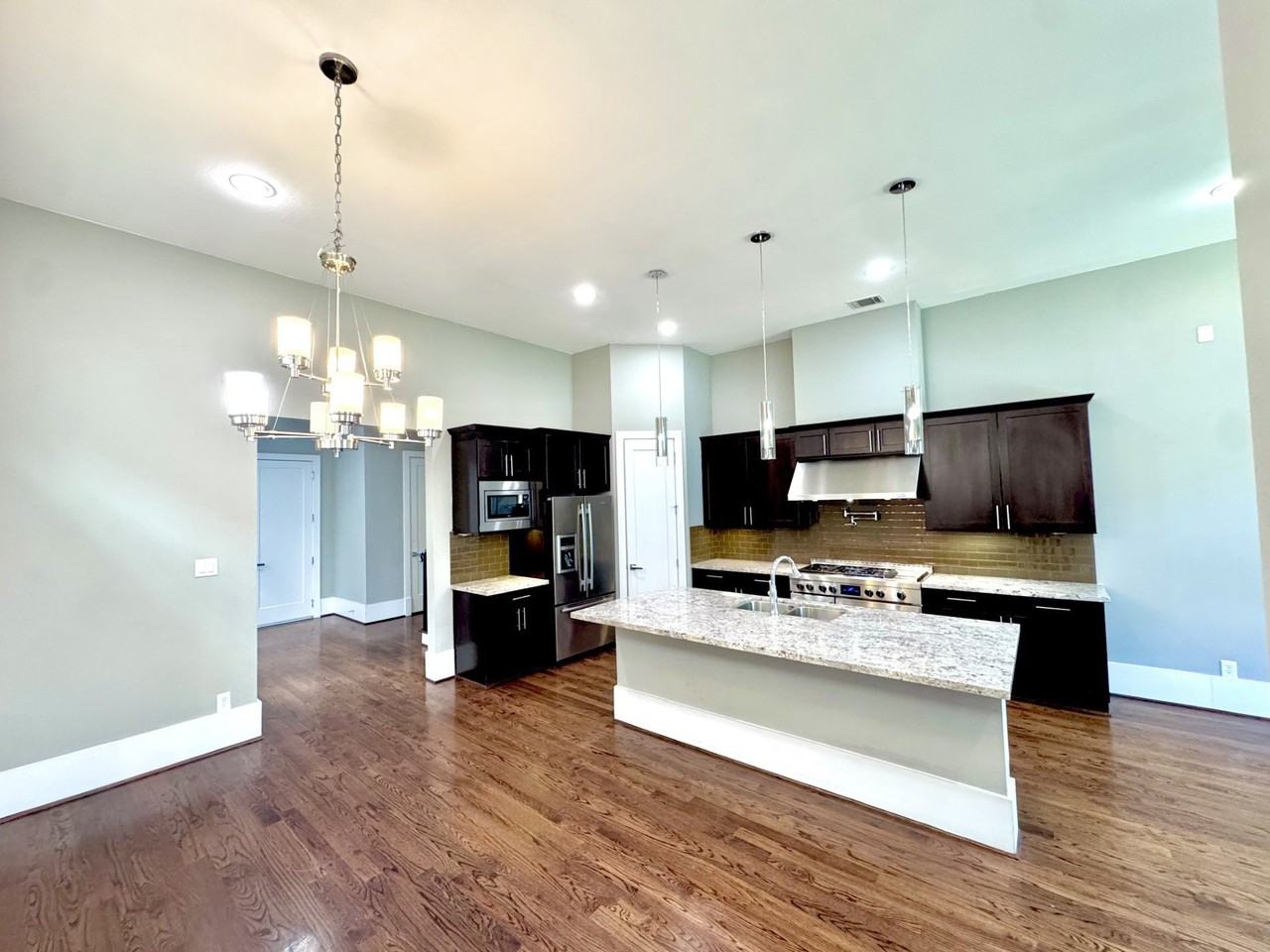 1605 Knox St #B - Photo 6 of 40