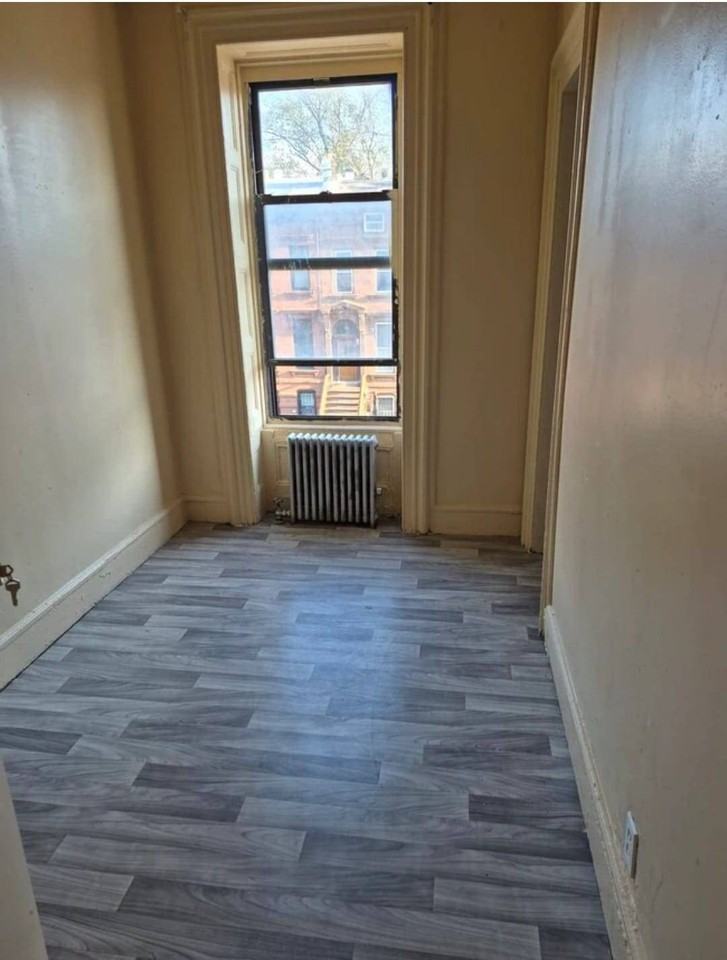 179 Hart St - Photo 5 of 7