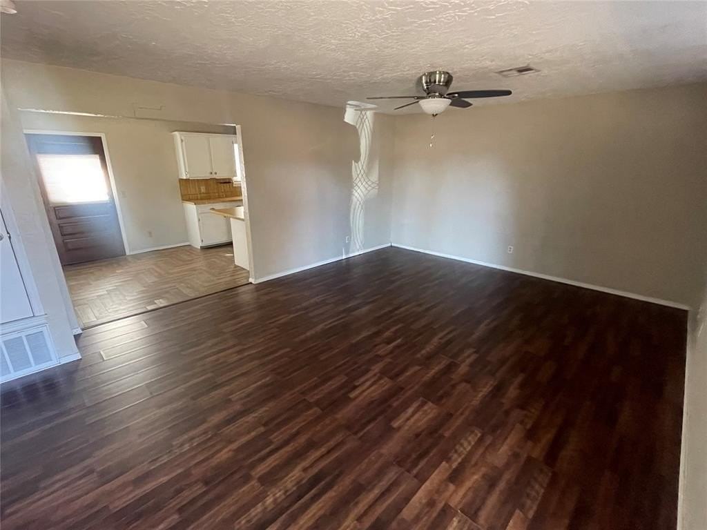 2308 Seth Ave - Photo 2 of 10