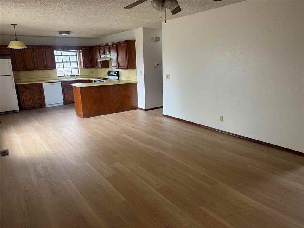 1338 N Washington St - Photo 2 of 5