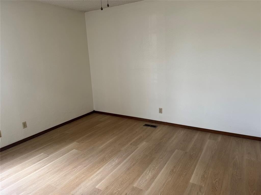 1338 N Washington St - Photo 3 of 5