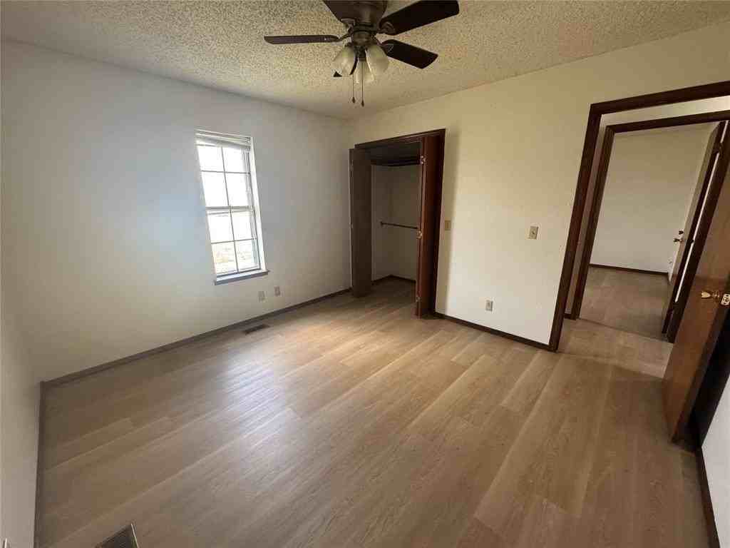 1338 N Washington St - Photo 4 of 5