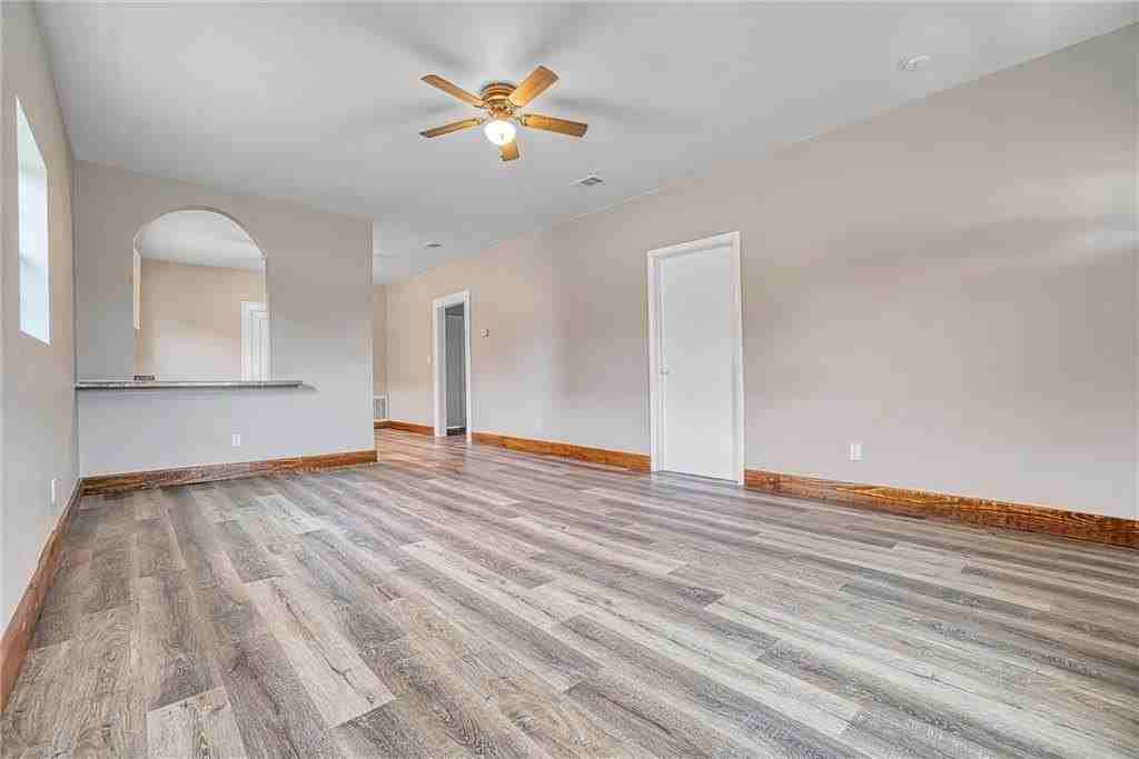 301 N 9th St - Photo 4 of 15