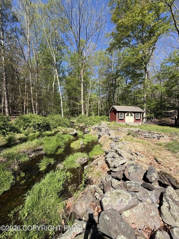 800 Hallet Rd - Photo 2 of 8