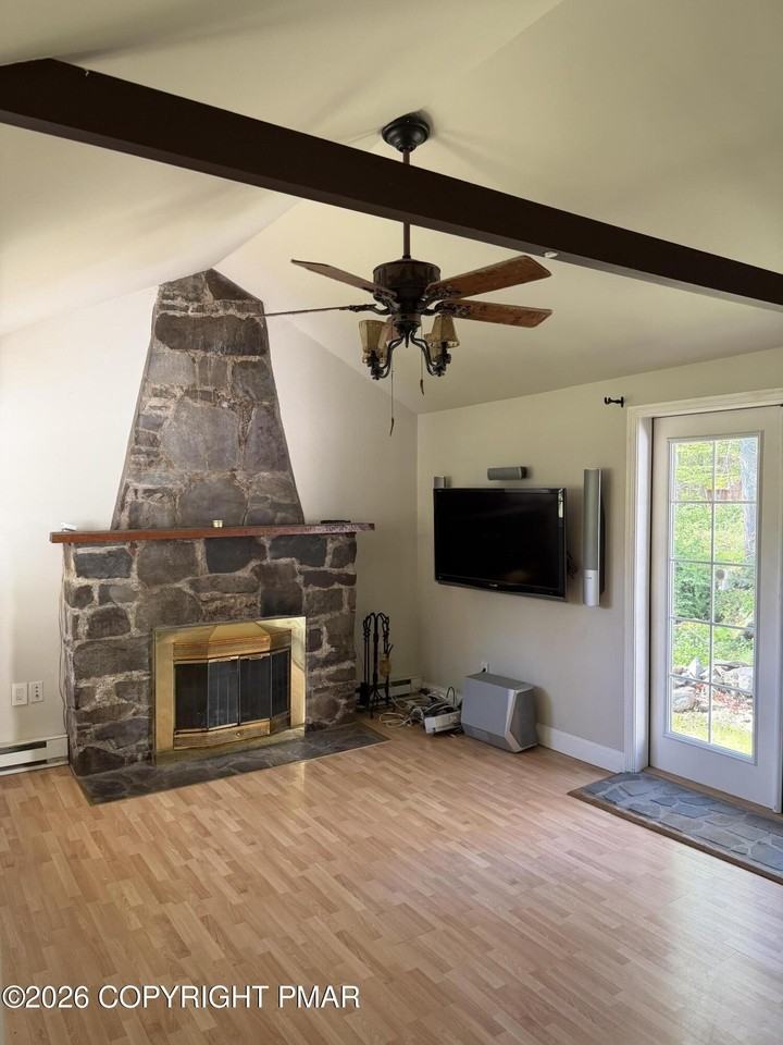 800 Hallet Rd - Photo 4 of 8