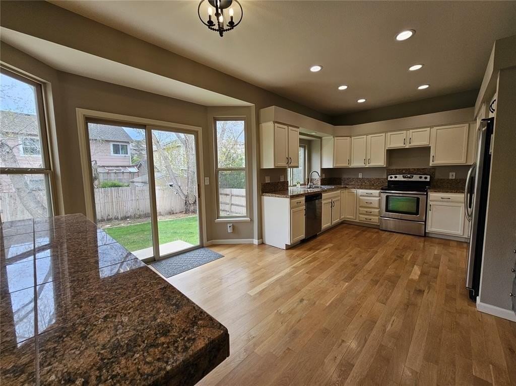 6305 Moccasin Pass Ct - Photo 6 of 39