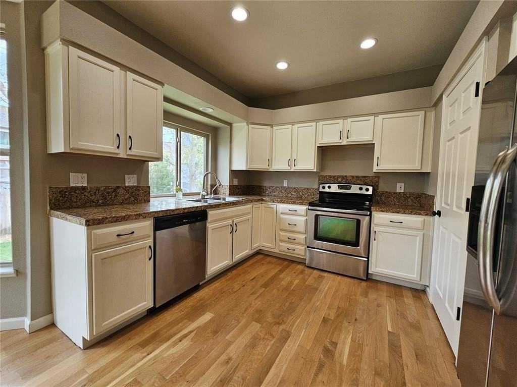 6305 Moccasin Pass Ct - Photo 7 of 39