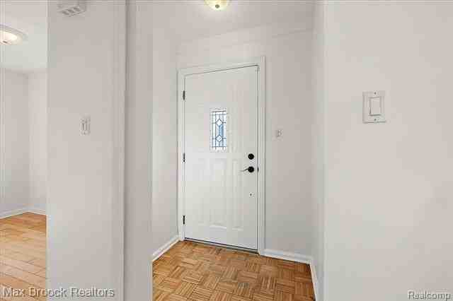 912 Woodsboro Dr - Photo 2 of 23