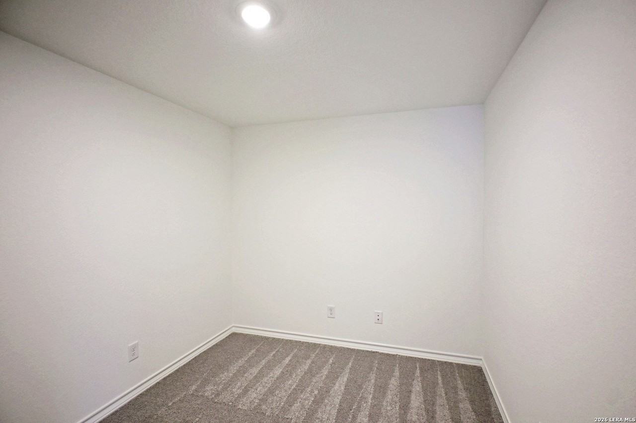 951 Bluegrass Pt - Photo 4 of 29