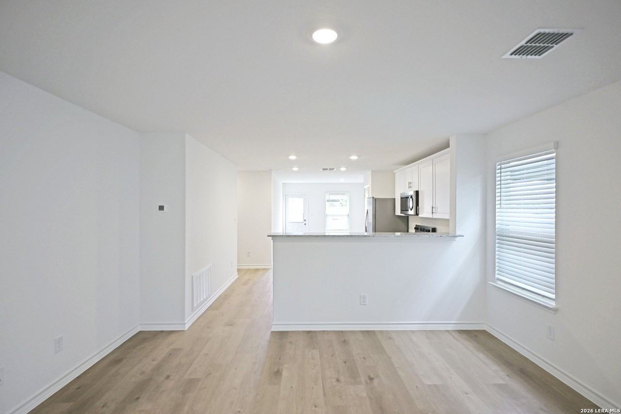 951 Bluegrass Pt - Photo 6 of 29