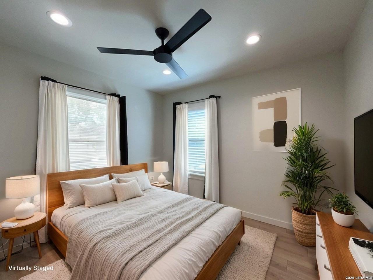 1722 S Saint Marys St #201 - Photo 5 of 27