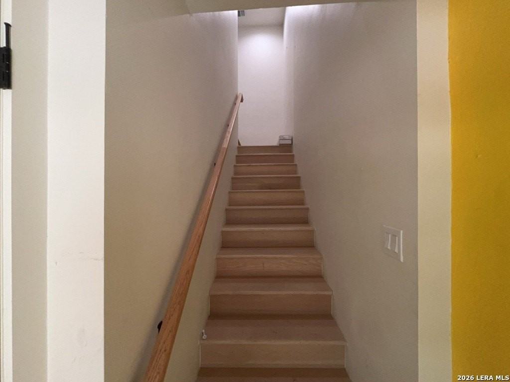 1722 S Saint Marys St #201 - Photo 7 of 27