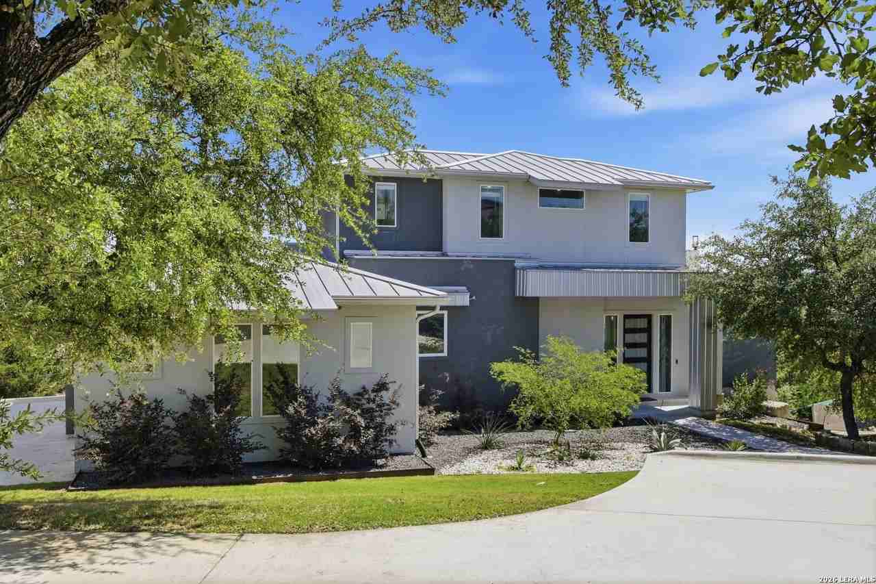 22817 Linwood Rdg - Photo 3 of 44