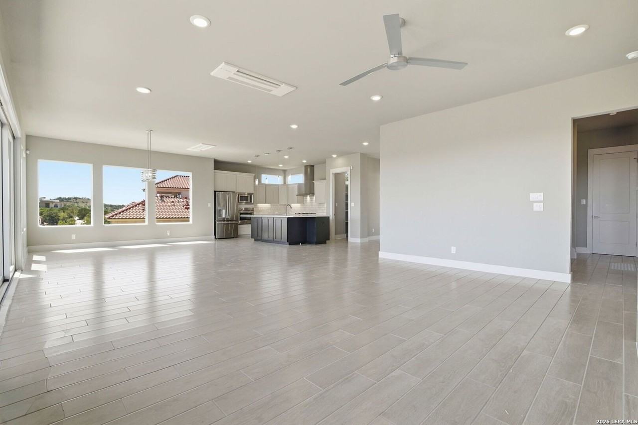 22817 Linwood Rdg - Photo 5 of 44