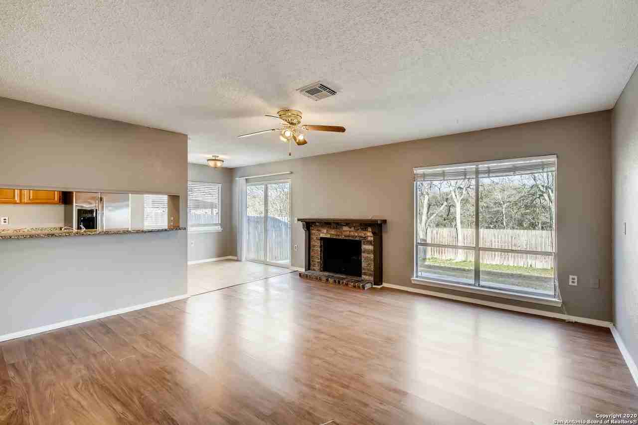 12923 Parton Ln - Photo 3 of 25