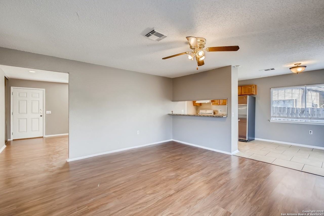 12923 Parton Ln - Photo 4 of 25
