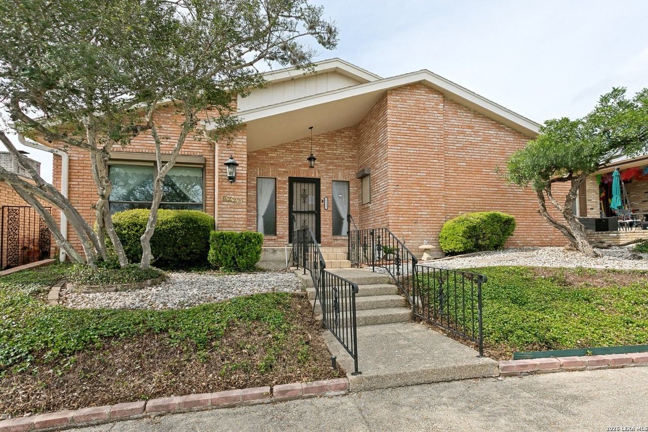 6223 Meadow Grv - Photo 2 of 25