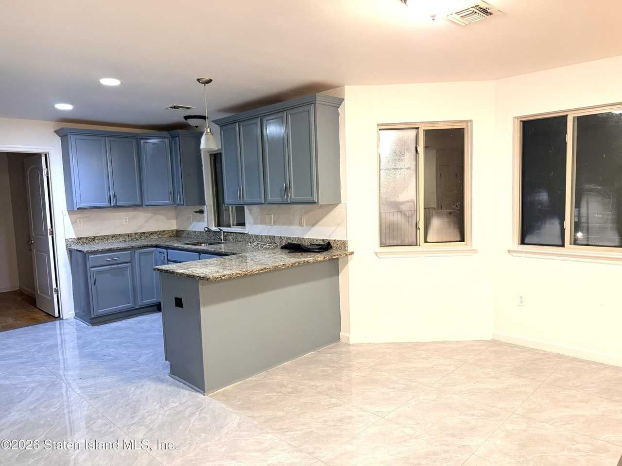 305 Osgood Ave #2 - Photo 3 of 7