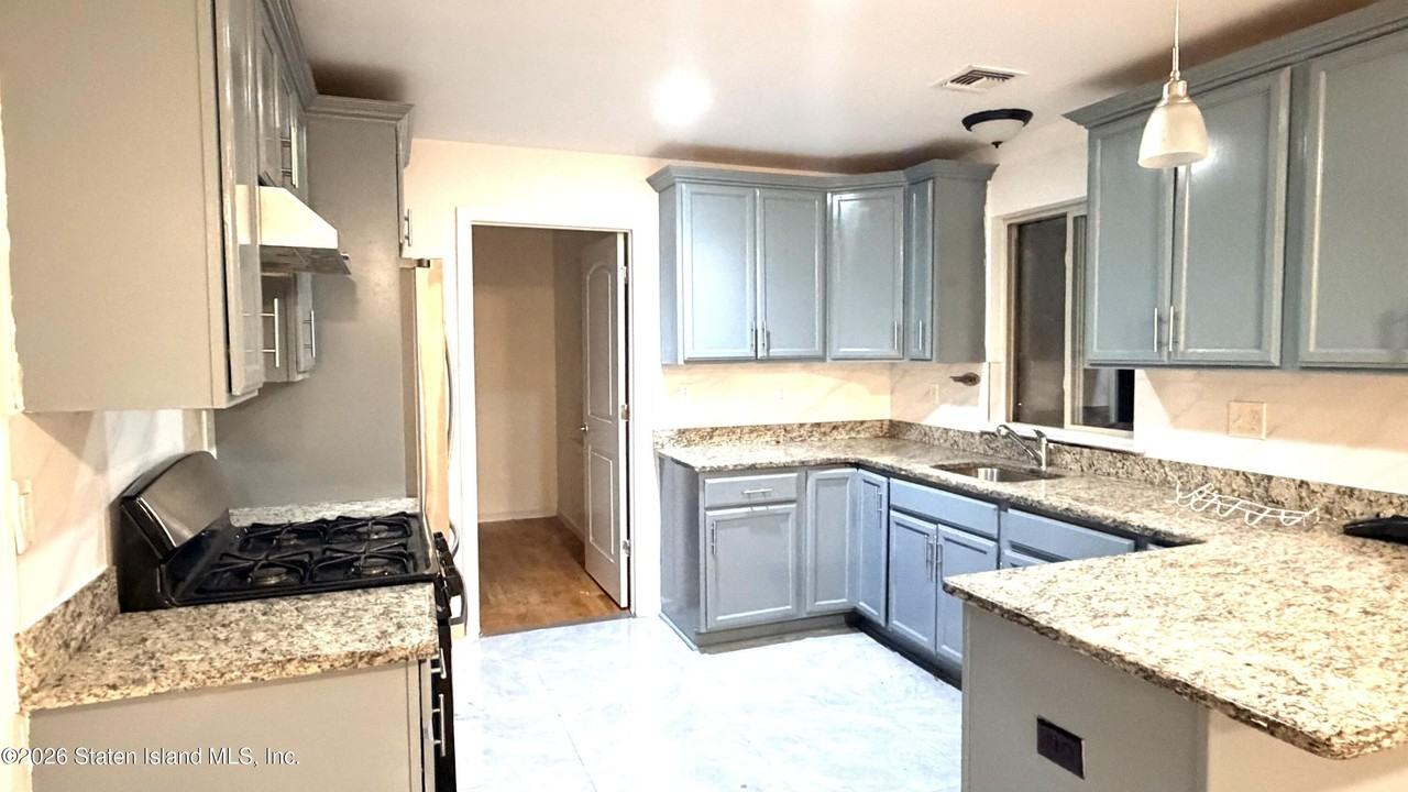 305 Osgood Ave #2 - Photo 4 of 7