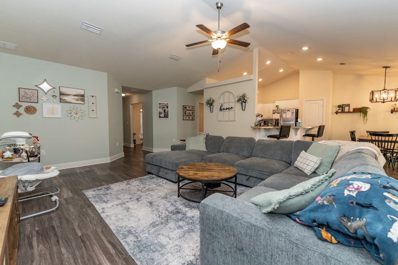 428 Triton St #1 - Photo 3 of 26