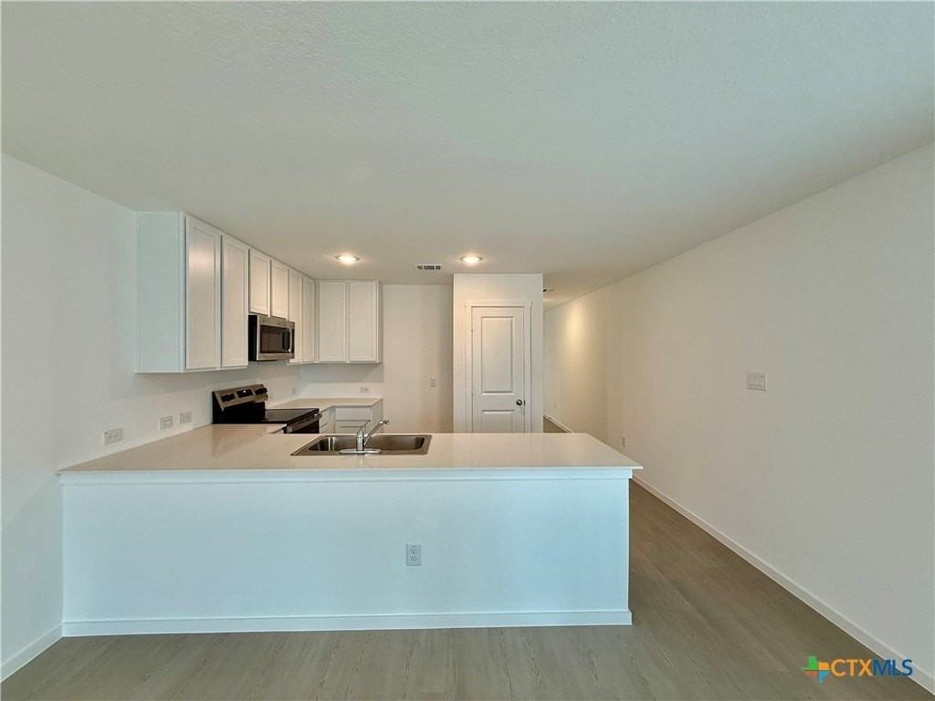 413 Moscato Rd - Photo 2 of 28
