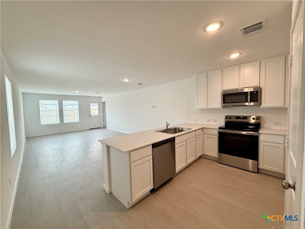 413 Moscato Rd - Photo 3 of 28