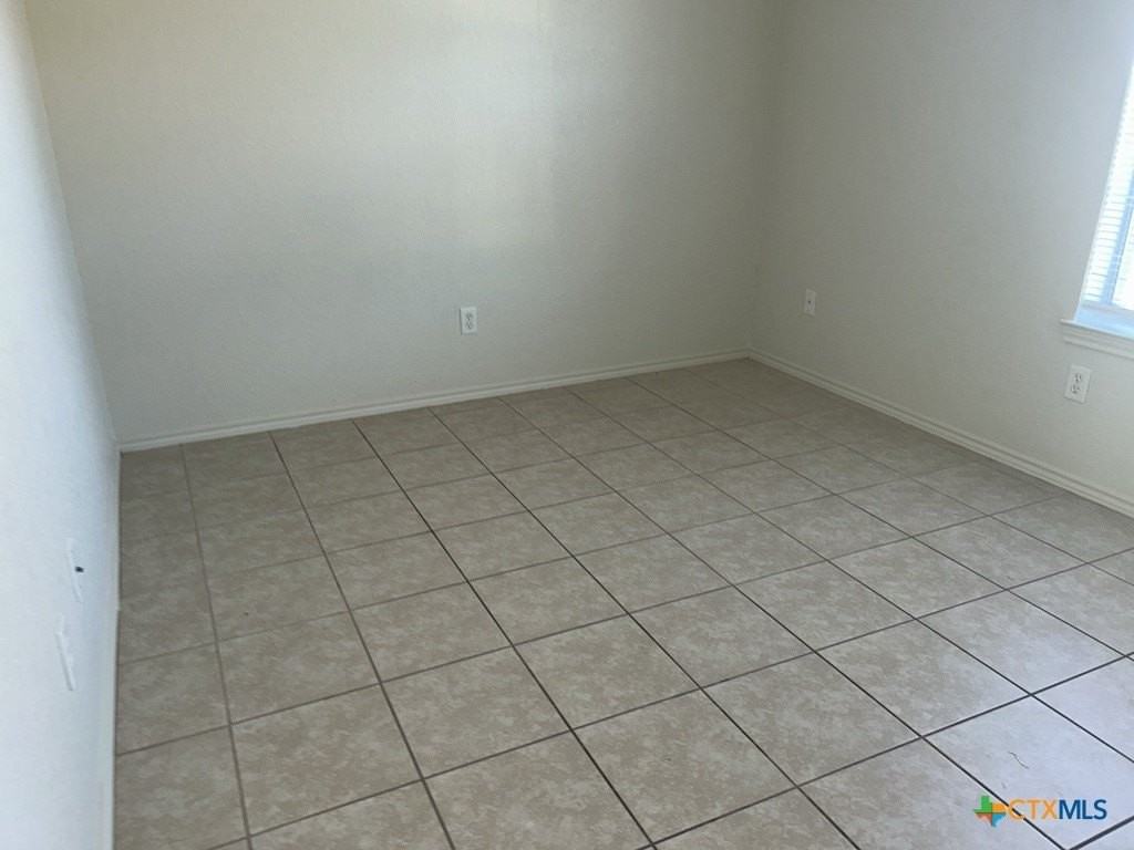 3307 Toledo Dr #B - Photo 3 of 7