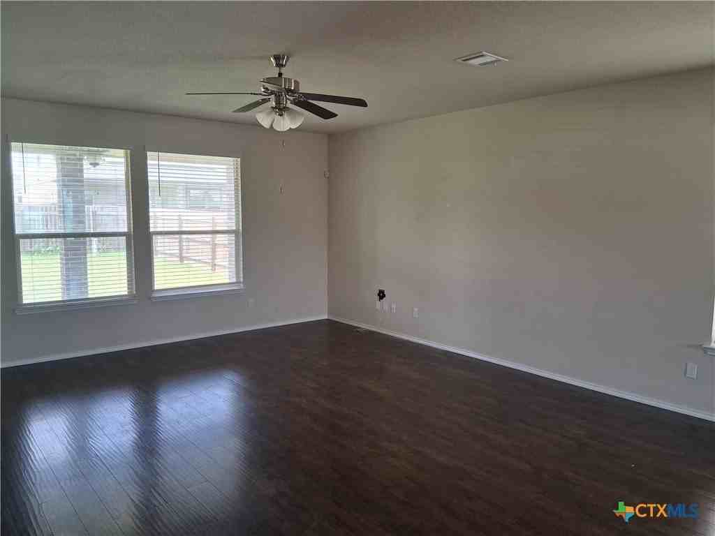 6304 Tess Rd - Photo 5 of 17