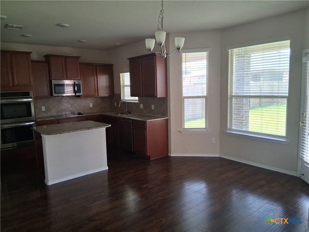 6304 Tess Rd - Photo 6 of 17